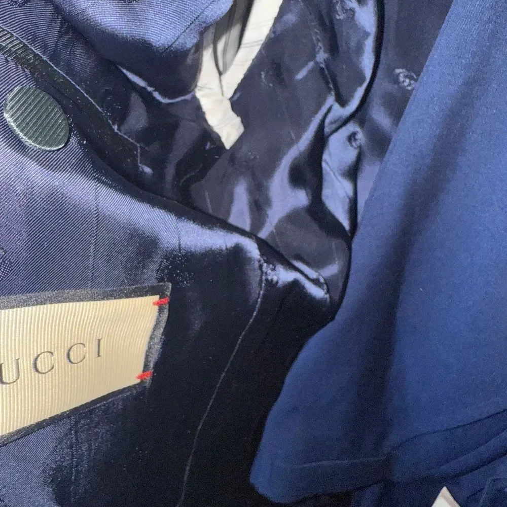 Brand new men’s Gucci Navy Blue Suit size 48 men’s M dress pants size 34